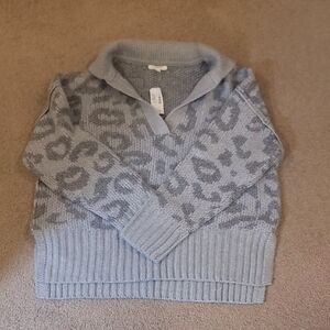 Maurices Gray Animal Print V-Neck Sweater